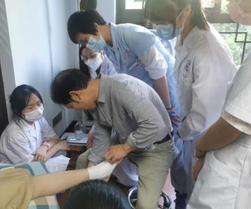 乐职院学生到门诊部学习4
