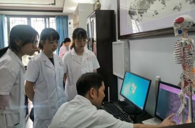 “同心共建促健康，中医非遗进乡村”沙湾班1